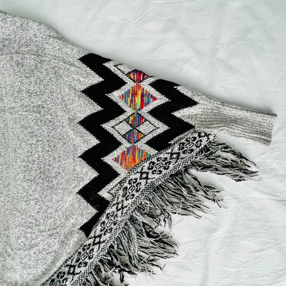 Adora Sweater Poncho with Sleeves, Boho Western Aztec, Women's S/M - Picture 11 of 14
